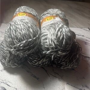 Lions Brand Lions Pride (5) Wool spun Bundle
